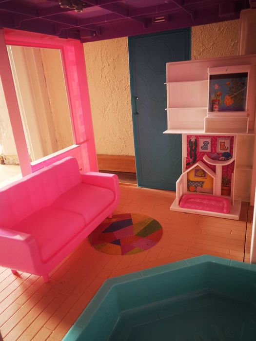 domek dla lalek Barbie DreamHouse Deluxe plus samochód