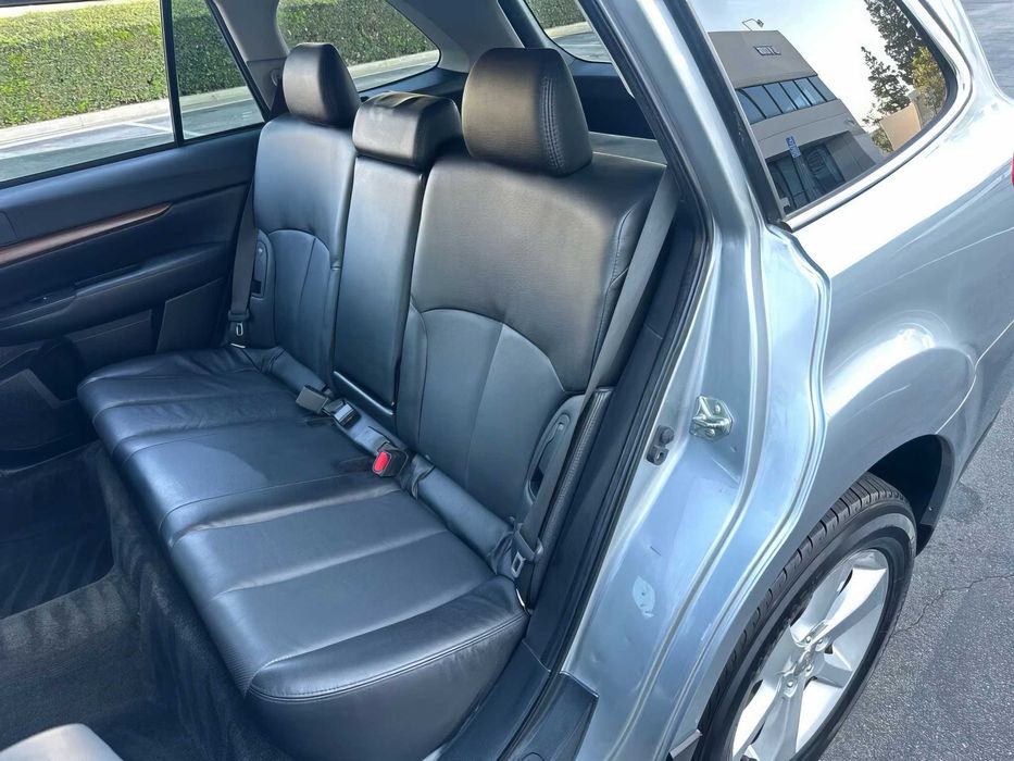 Subaru Outback Limited      2013