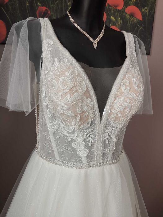 Suknia ślubna 40/42. Welon GTARIS