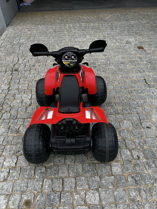 Moto 4 criança FEBER quad motion 12v