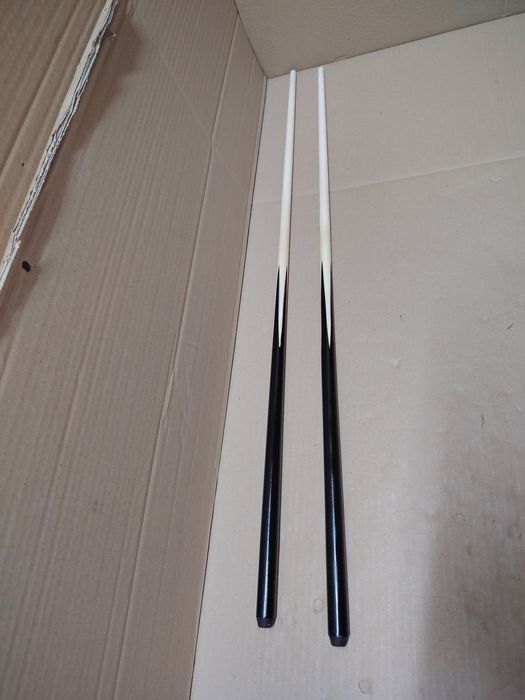Dwa kije bilardowe jednoczęściowe 90cm