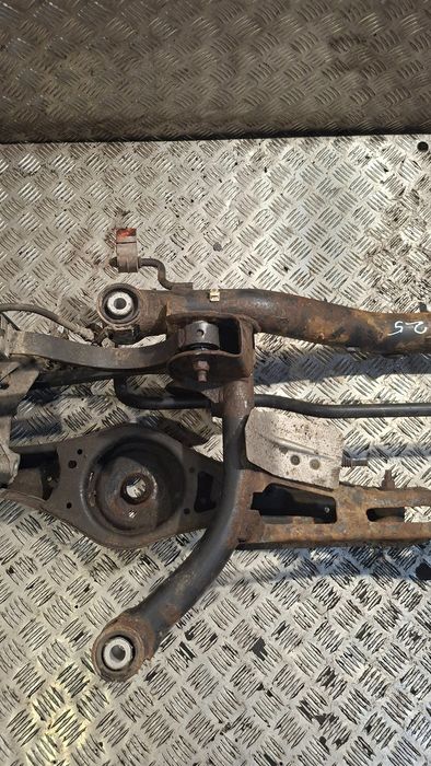 Belka Zawieszenia Tył Vw Passat B7