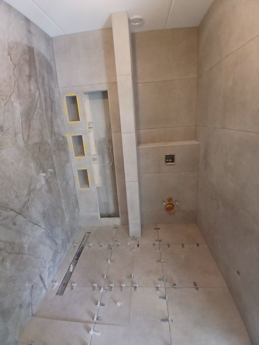 Professional Tile Layer467600925850357762