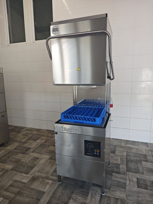 Посудомийна машина купольна Miele G7727