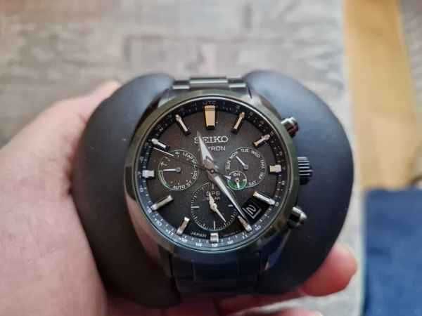 Nowy Seiko Astron Green Dial GPS Solar Watch SSH079J1