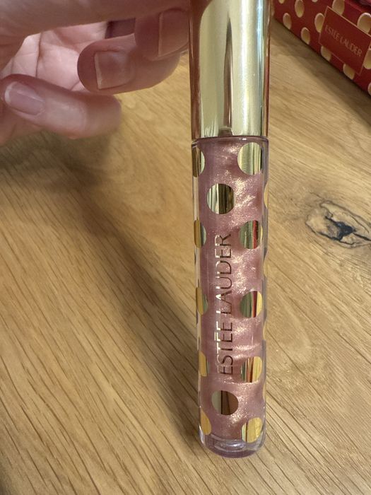 Блиск  для губ блиск estee lauder