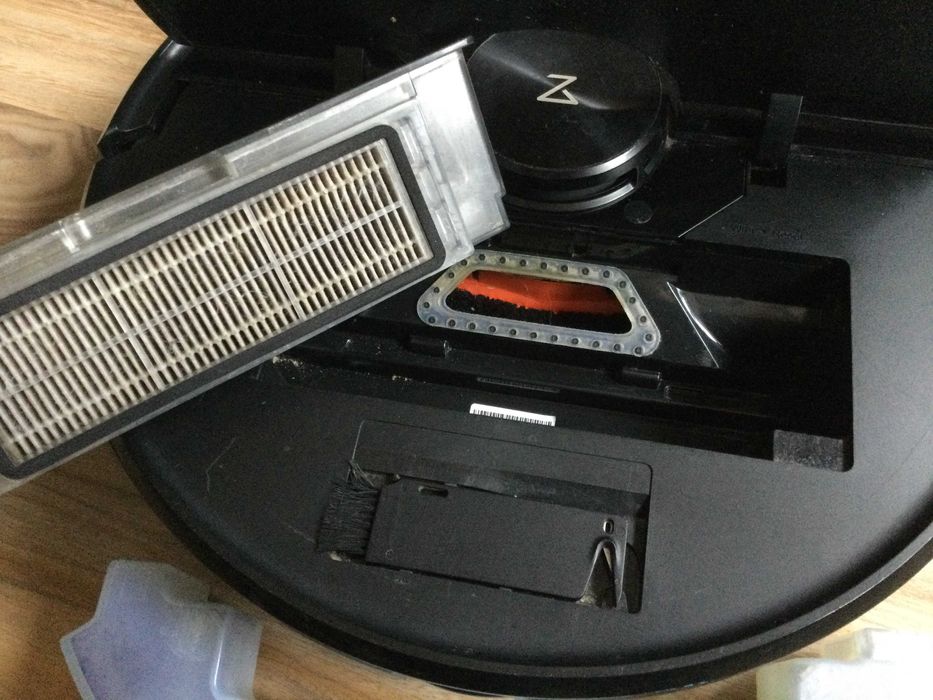 Робот-пилосос з вологим прибиранням Roborock S6 MaxV