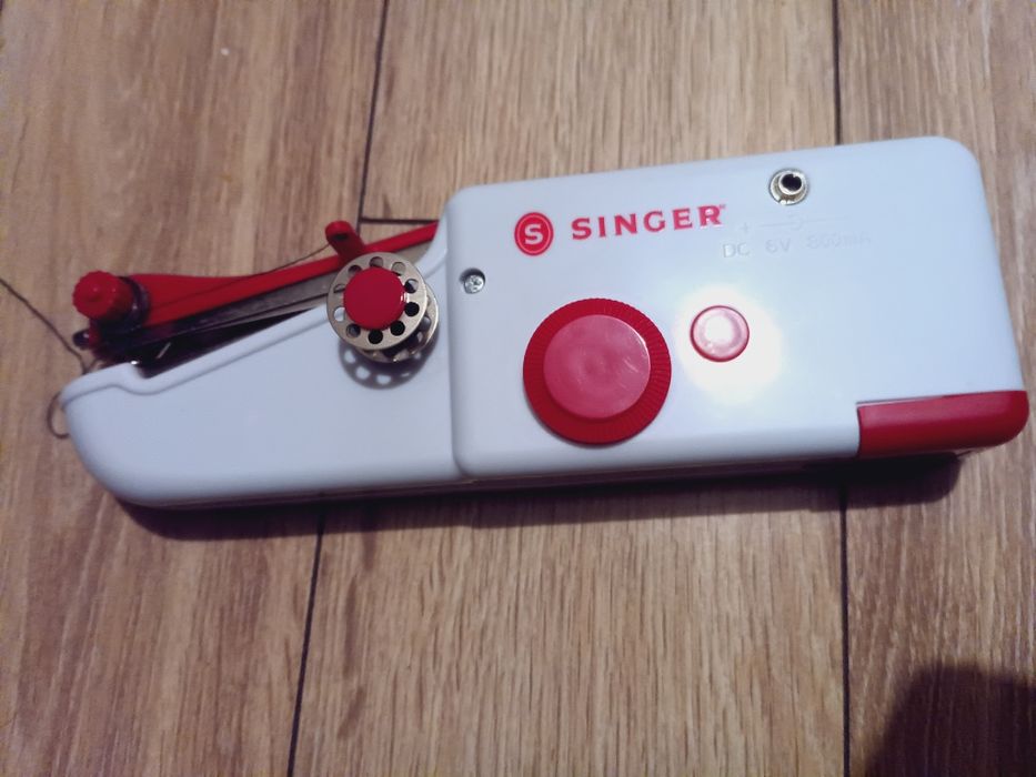 Maszyna ręczna do szycia Singer