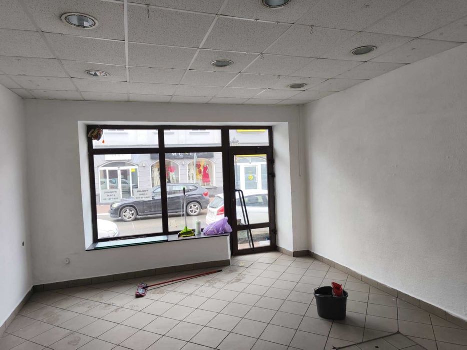 Wynajmę lokal usługowy w centrum Łowicza