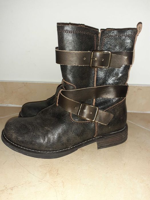 Botas de menina/ jovem em  pele forradas nr 36