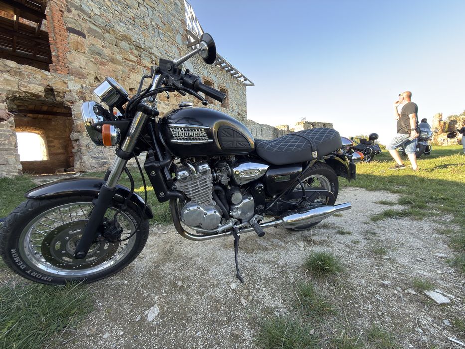 Triumph thunderbird 900