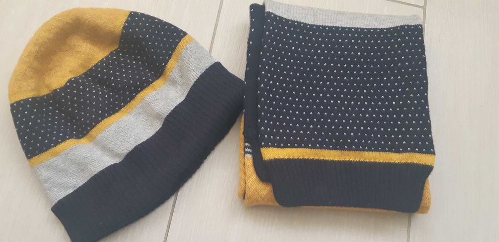 Шапка шарф комплект демісезон осінь 48-50.Майорал.