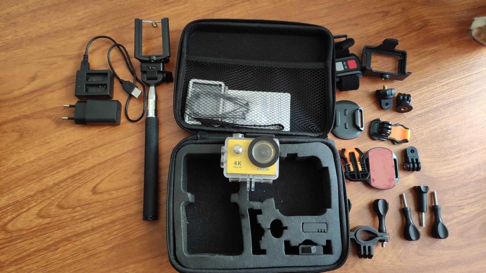 Продам экшн-камеру EkenКа