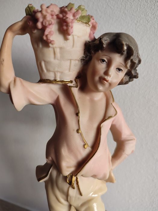 Casalinho de estatuetas de marfinite genuína Tulipa Branca