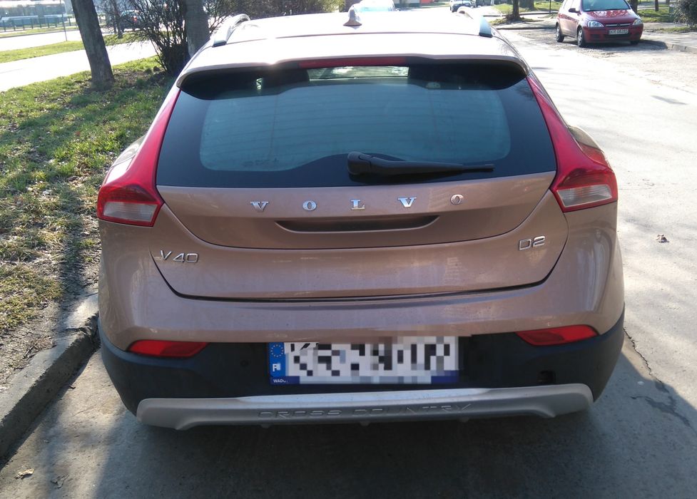 Volvo V40 cross country.