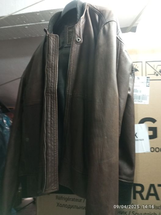 25 € Vendio casaco em pele cor castanha da marca throttleman tamanho S