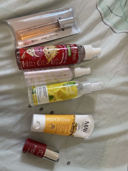 Обруч на голову /заколка качка/іграшка дракон/спрей ейвон/крем для рук