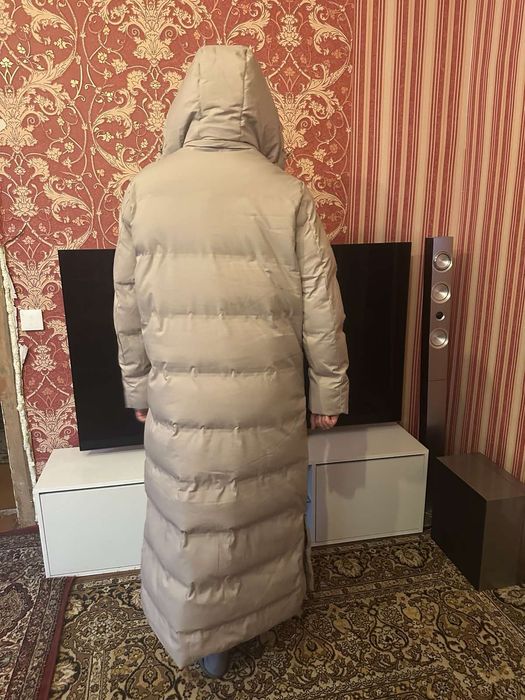 длинный стёганый пуховик