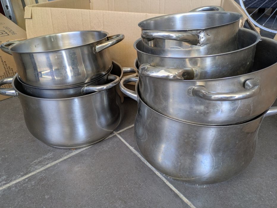 7 panelas tachos e 3 frigideiras