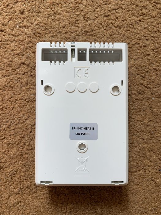 Кімнатний термостат для опалення та кондиціонування