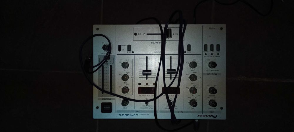 pioneer djm 300 - Купити музичні інструменти - Ціна на OLX.ua