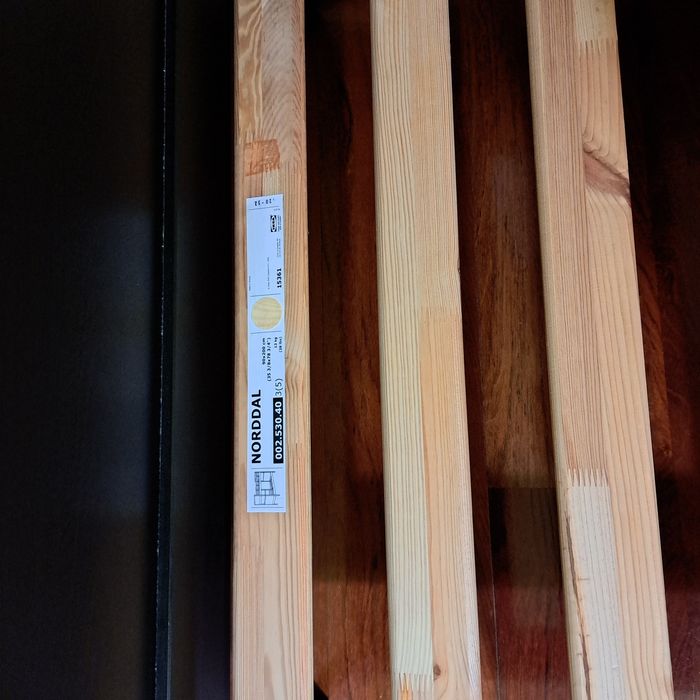 Duas camas de solteiro Ikea 90 x 200 ( beliche desmontado)