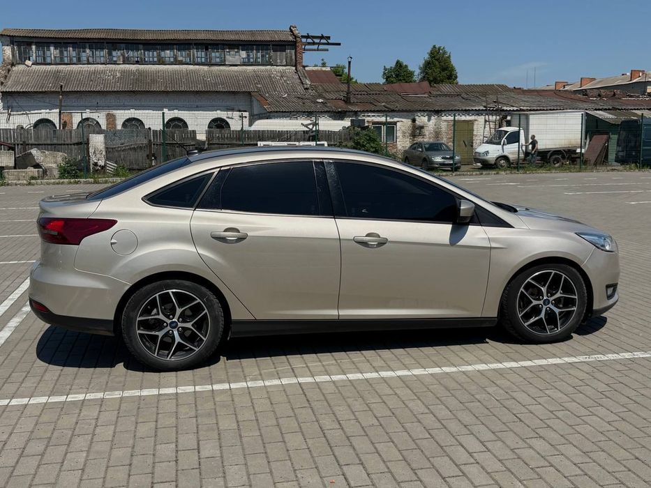 Ford Focus 2017 бензин