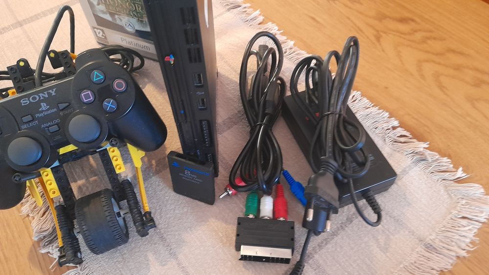 Consola PlayStation 2 Slim + Jogo e Acessórios
