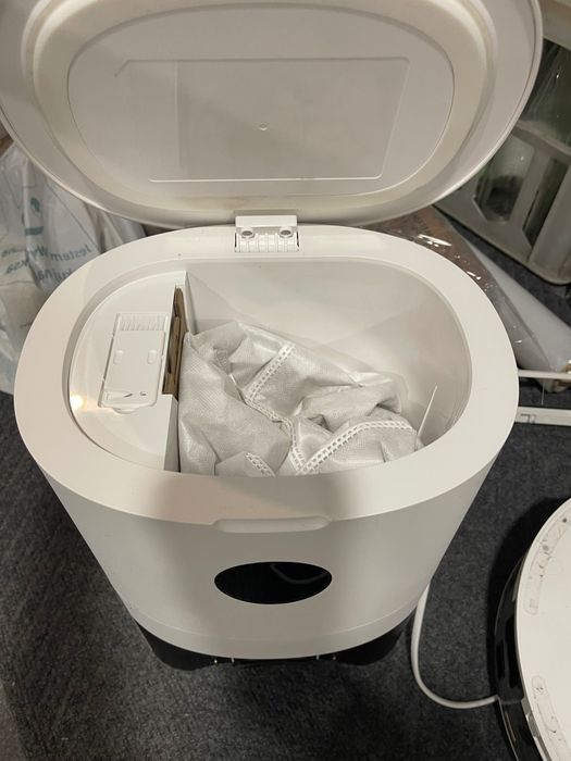 Robot , odkurzacz , mop firmy