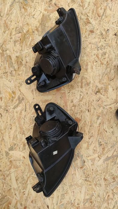 lampy przednie peugeot partner i lift komplet