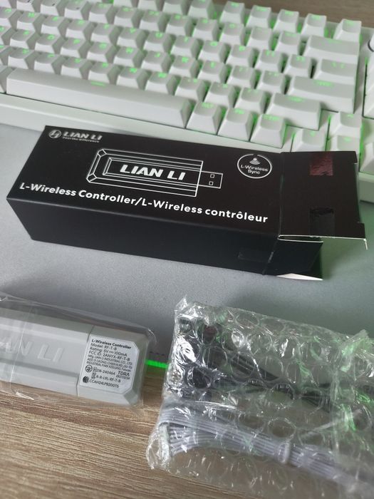 Bezprzewodowy kontroler wentylatorów Lian Li UNI FAN Wireless Controller V2