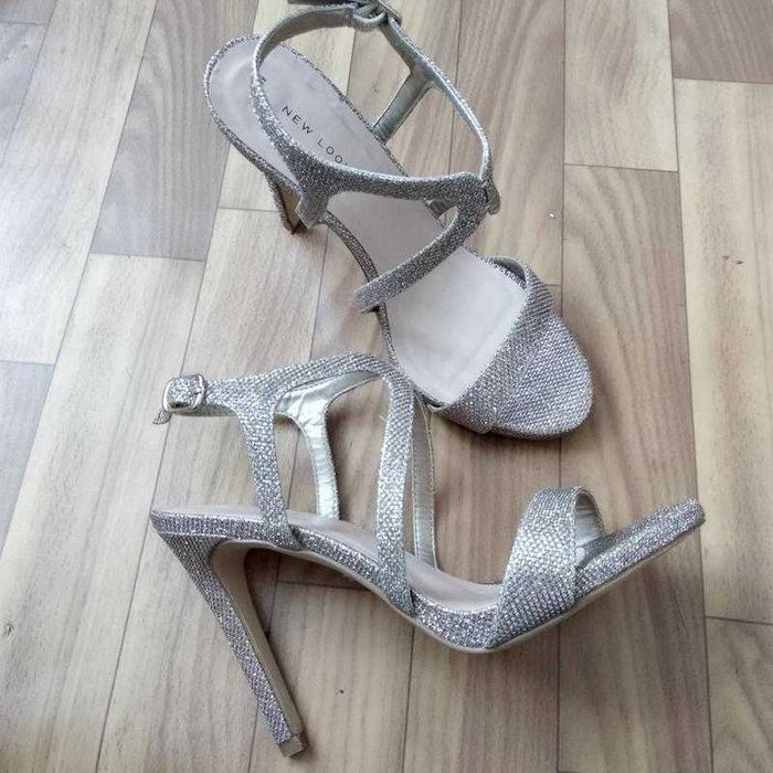 Босоножки серебро New Look, 39 р