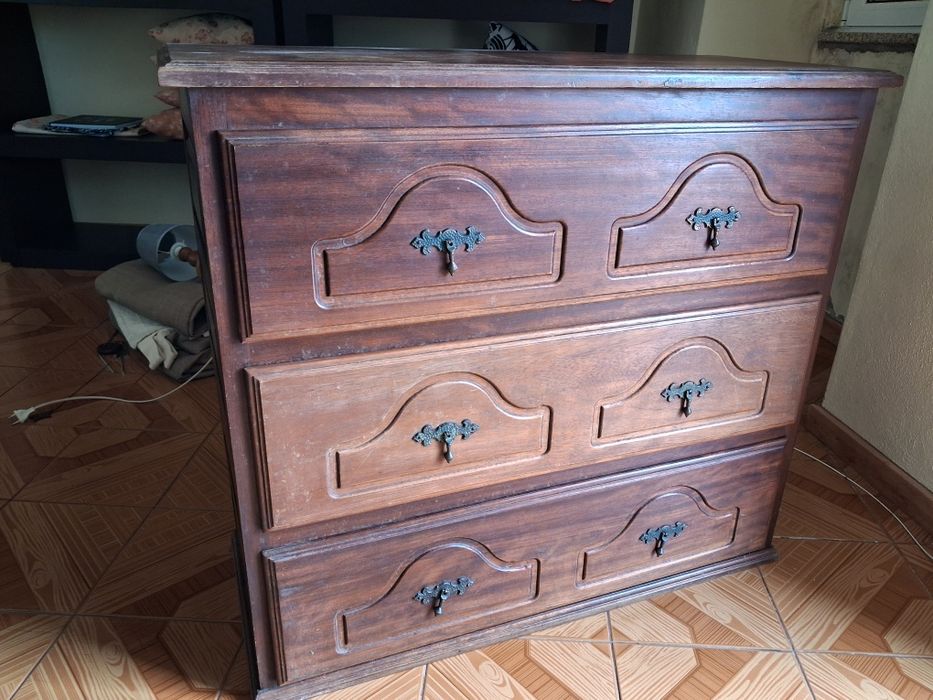 Cómoda antiga...