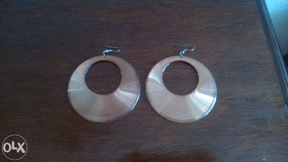 Brincos dourados novos!