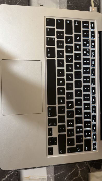 MacBook Pro 13” Retina 2015 i5 / 8 GB / 256 GB // TROCO POR I