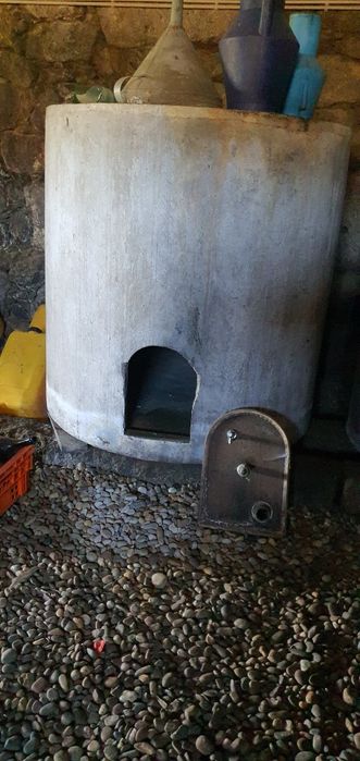 Cubas em cimento   5 cubas completas o valor é das 5 cubas