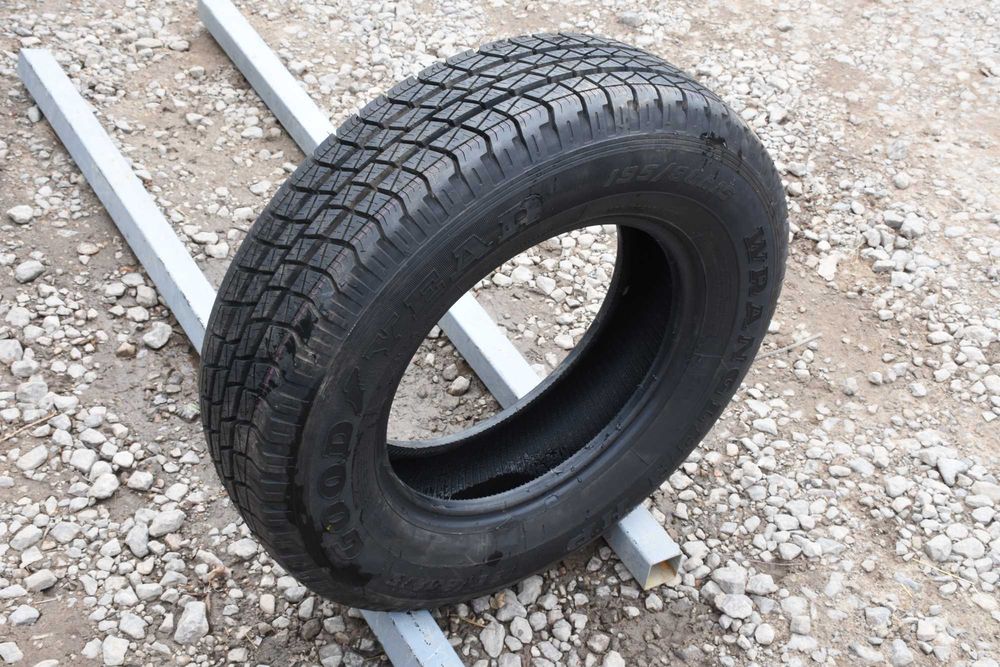 1x Opona Goodyear Wrangler Hp 195/80R15 96H  M+S