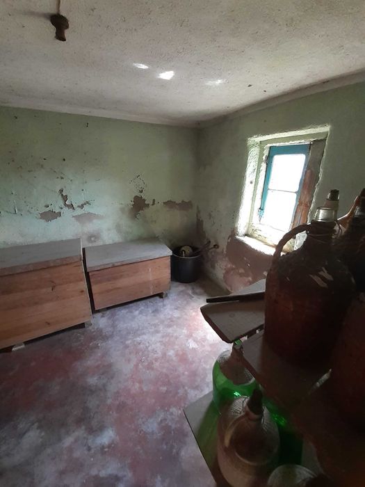 Vende-se Moradia em pedra para remodelação