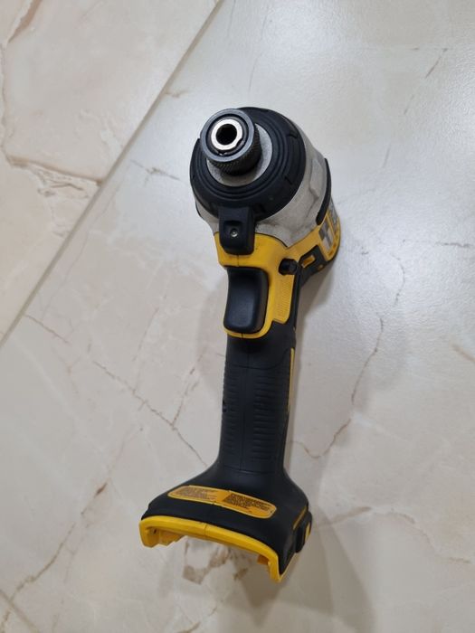 DeWalt DCF787 20v