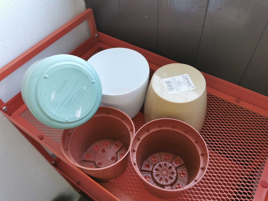 Zestaw ogrodowy balkonowy doniczki spryskiwacz