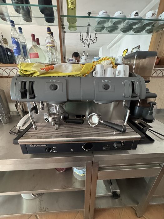 Maquina de cafe industrial FAEMA