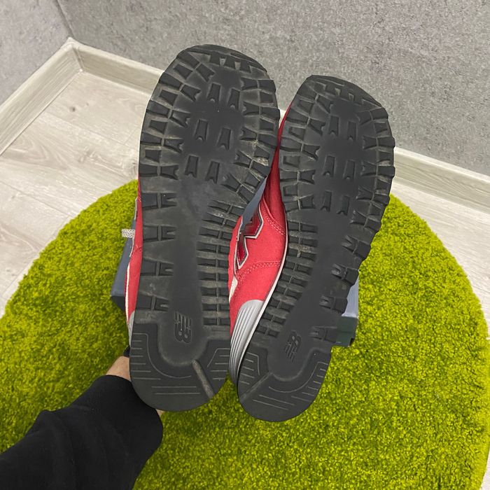 Червоні чоловічі кросівки New Balance 574