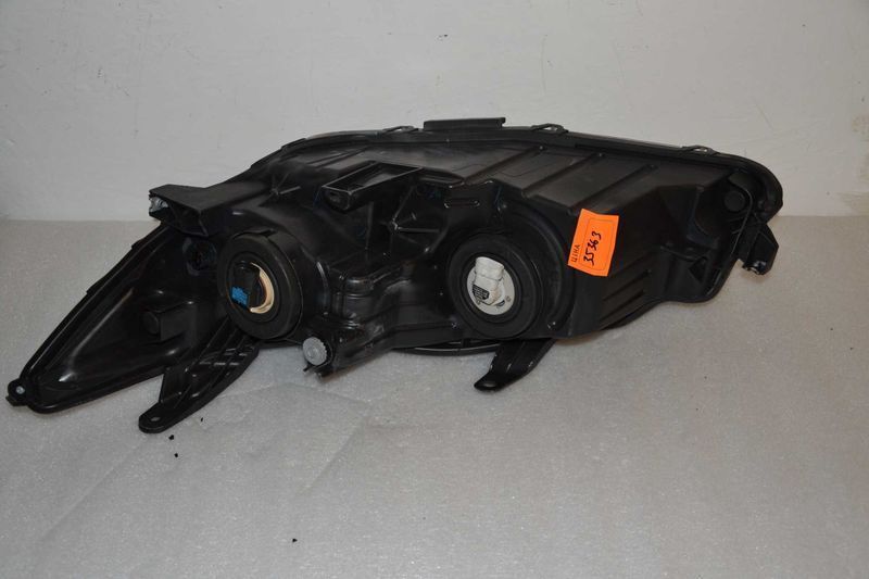 Правая фара Toyota Camry галоген 2015 2016 2017