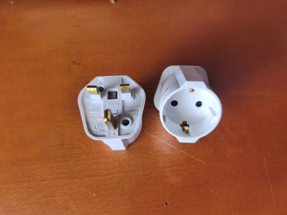 Adaptadores tomada UK