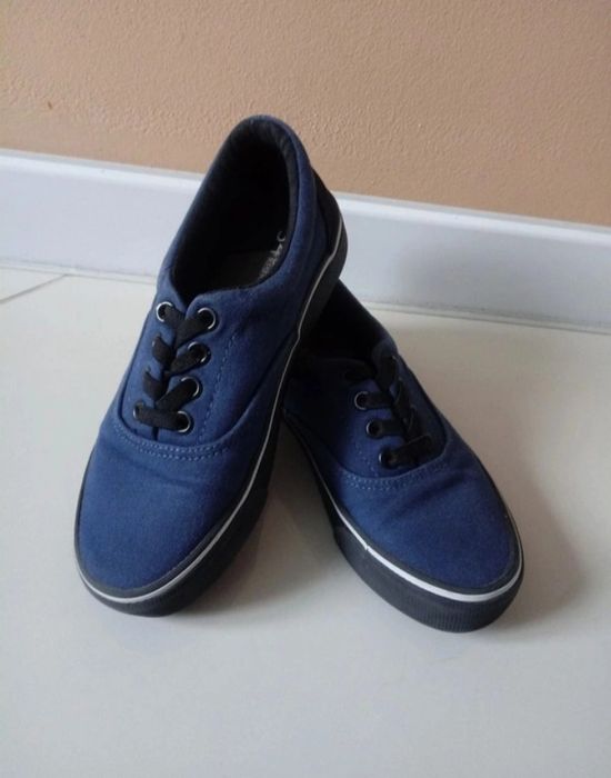 Trampki Reserved boys w rozm. 34 (21,5 cm)