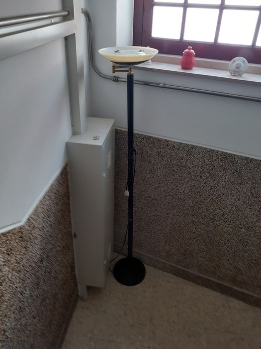 Vendo candeeiro alto de sala