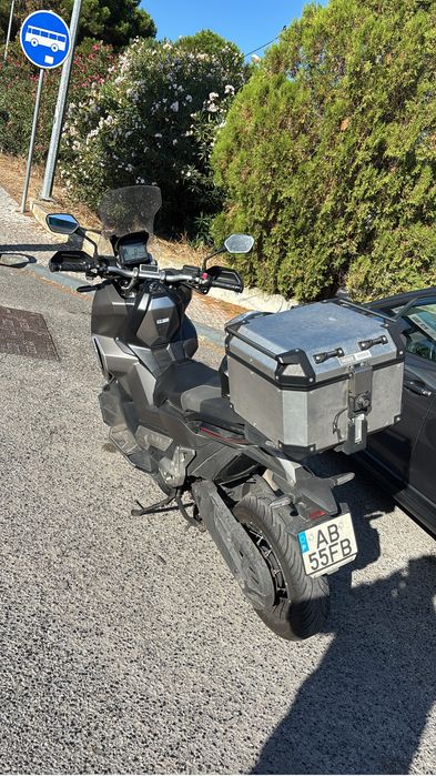 Honda X-adv 750 cc