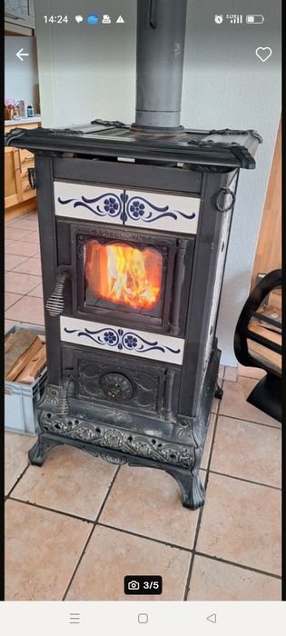 Włoski kominek kaflowy