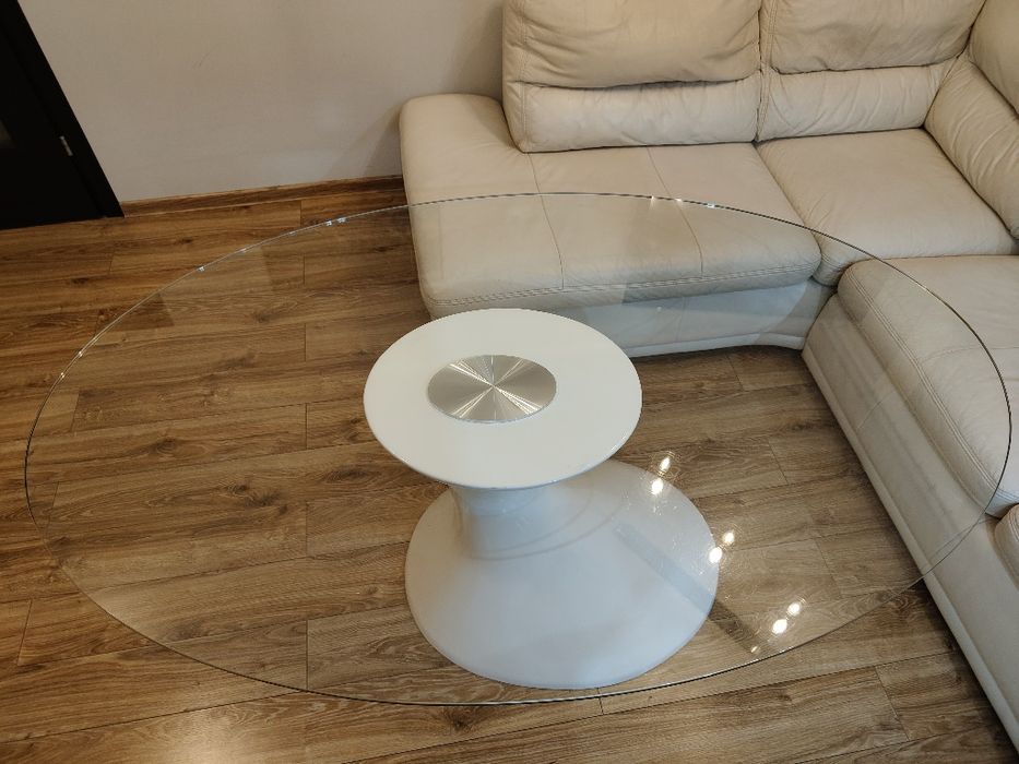 Stół szklany do jadalni salonu owalny