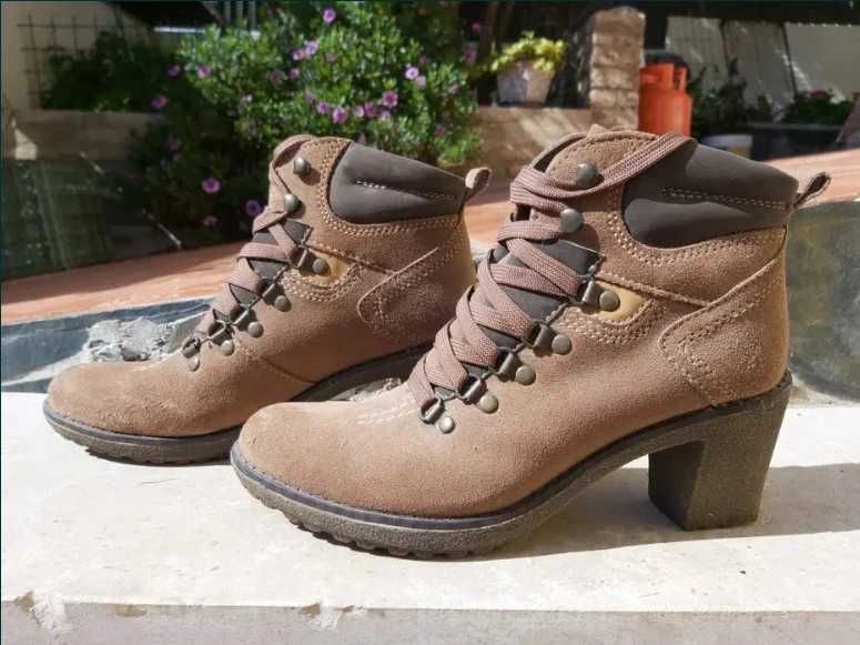 Botas castanhas FOREVA - tamanho 40 (serve 39)